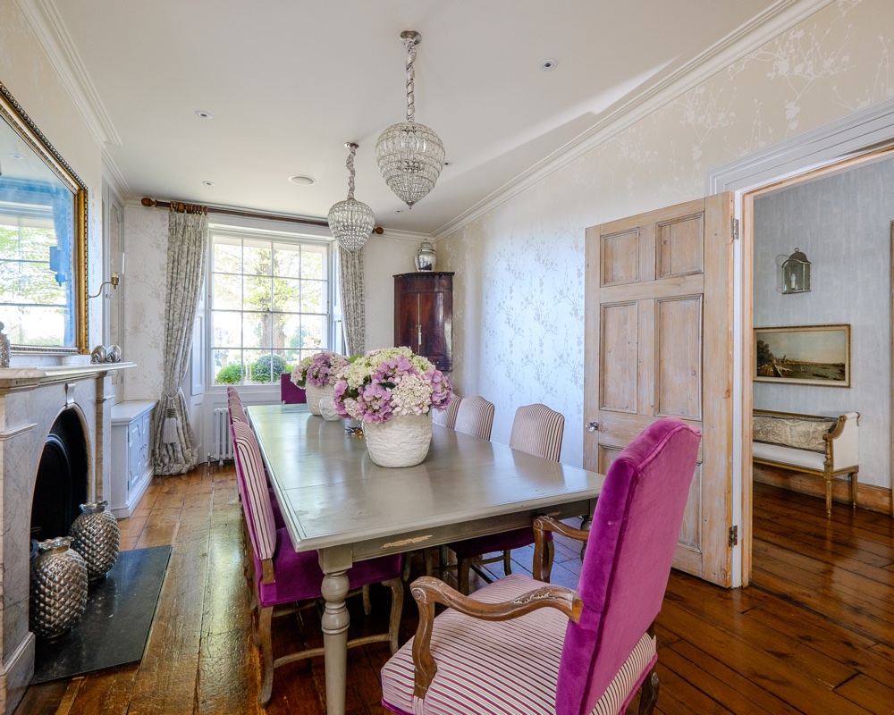 Grade II listed London home River Thames