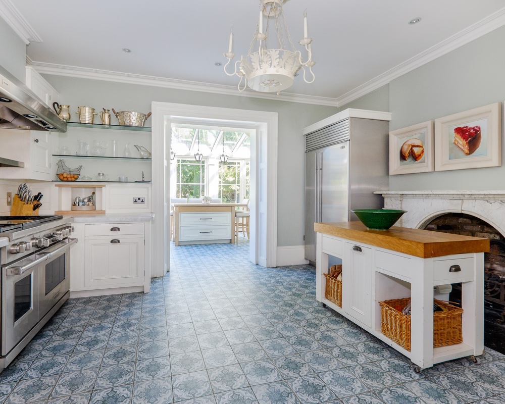 Grade II listed London home River Thames