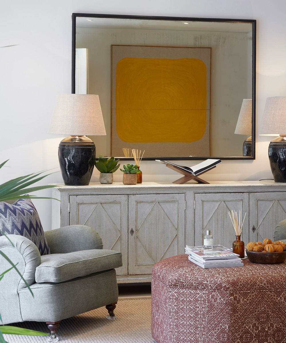 how to decorate a small space