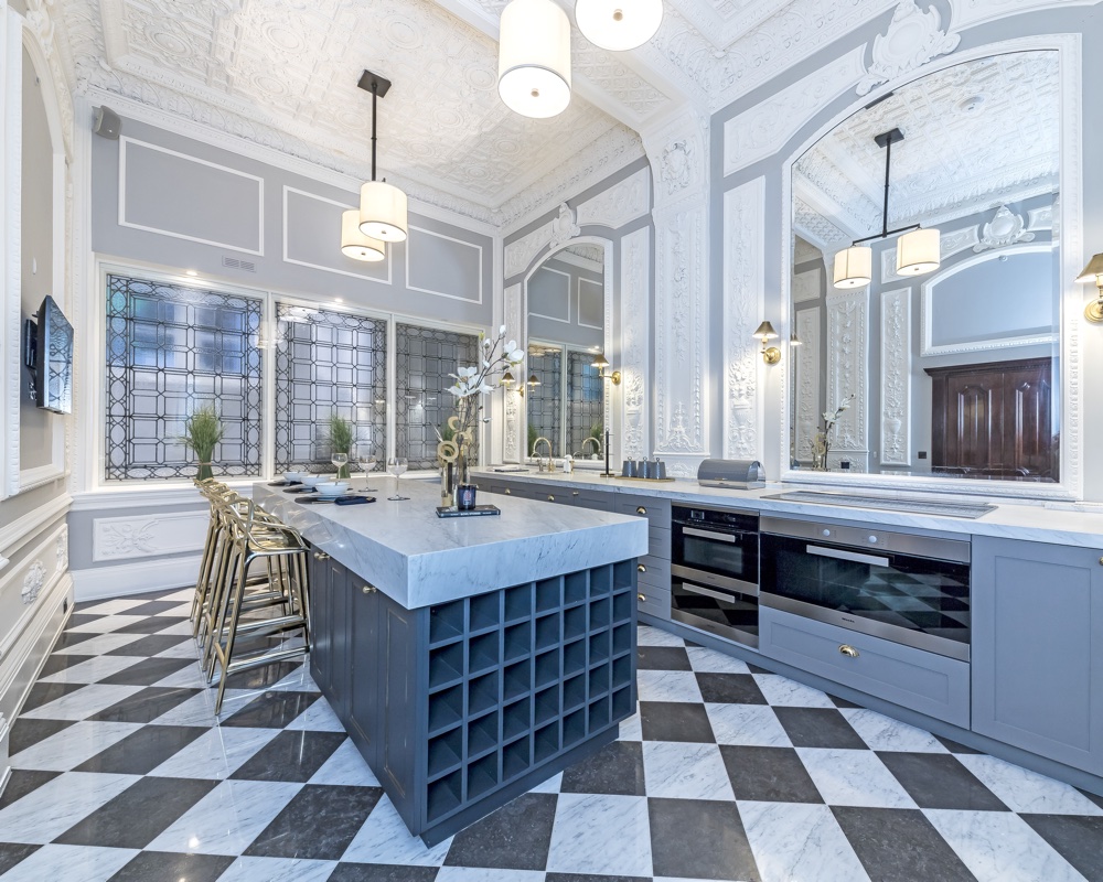 Titanic apartment