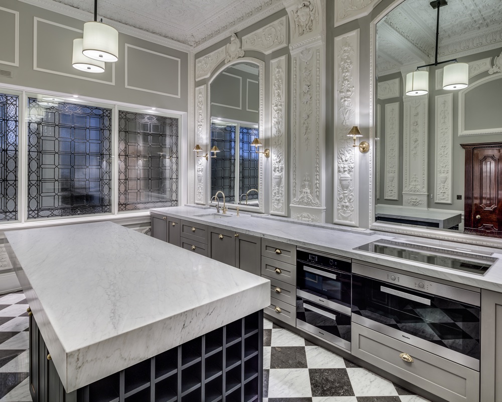 Titanic apartment