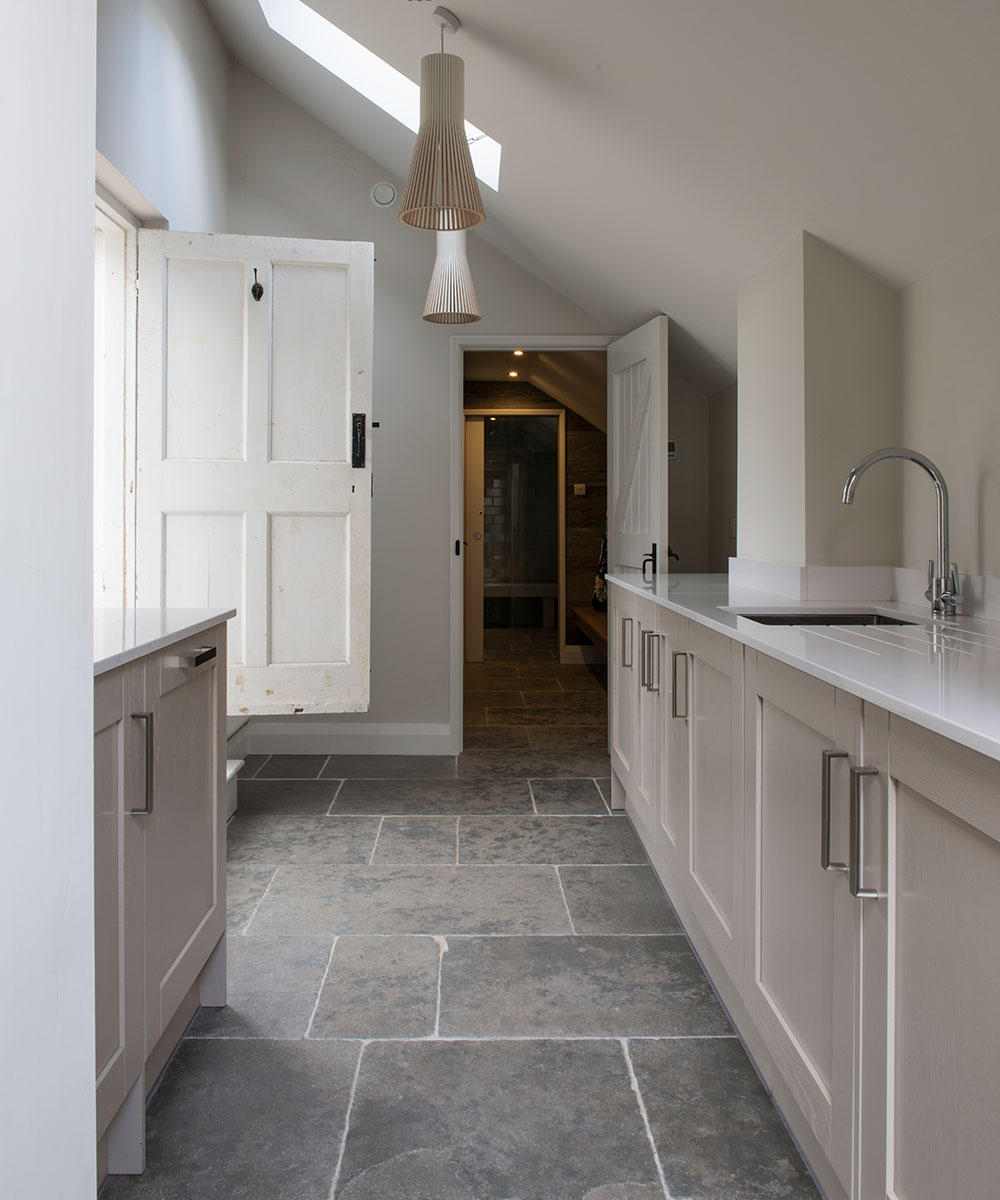 White-Kitchen-Ideas-Jul17-Hunt-Jody-Stewart