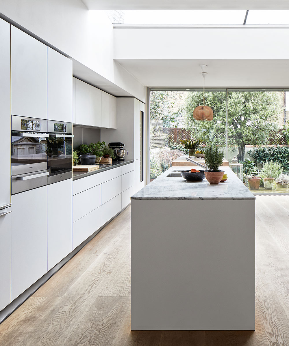 White-Kitchen-ideas-Davide-Lovatti-May-17-Peters