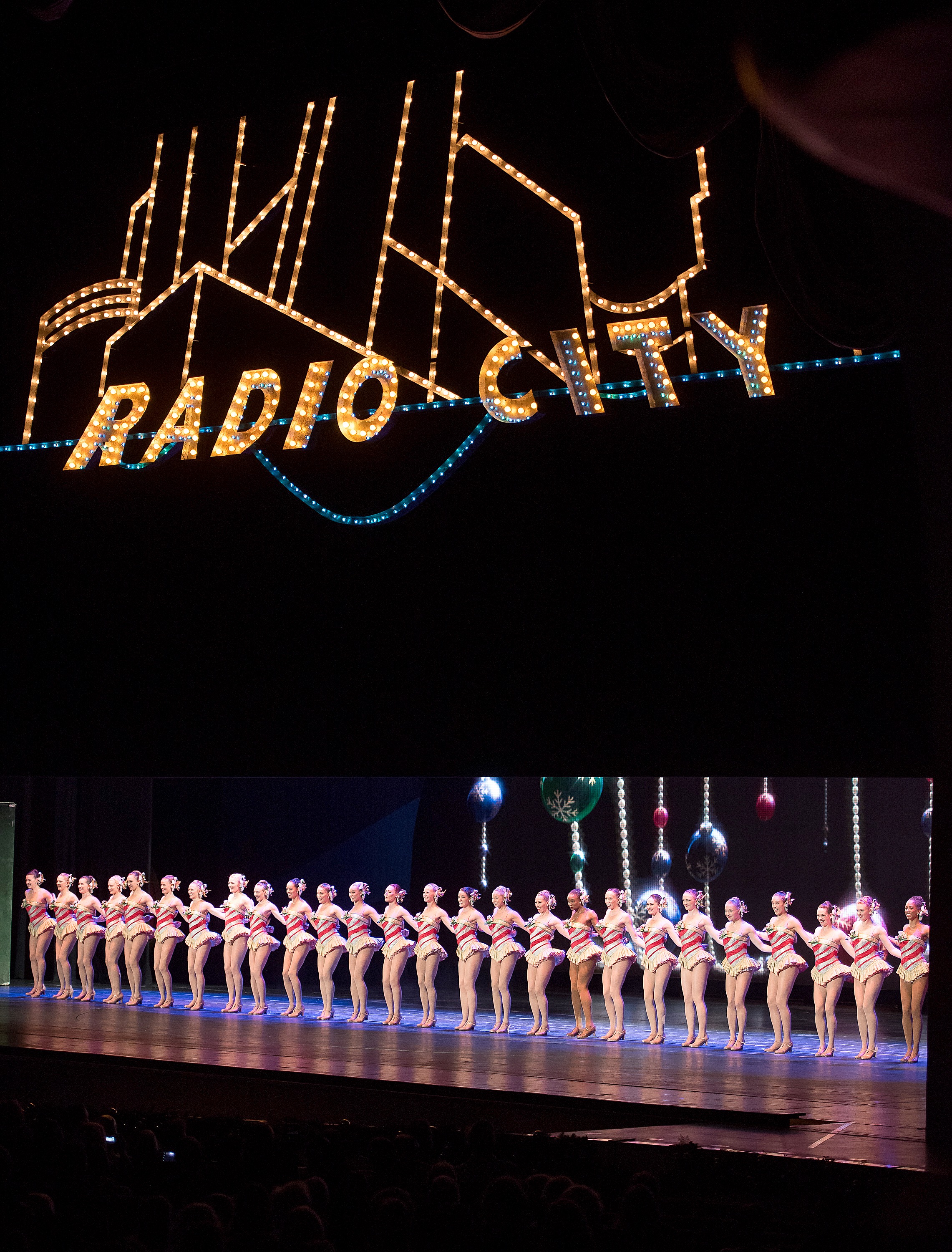 Christmas in New York - Radio City Christmas Spectacular