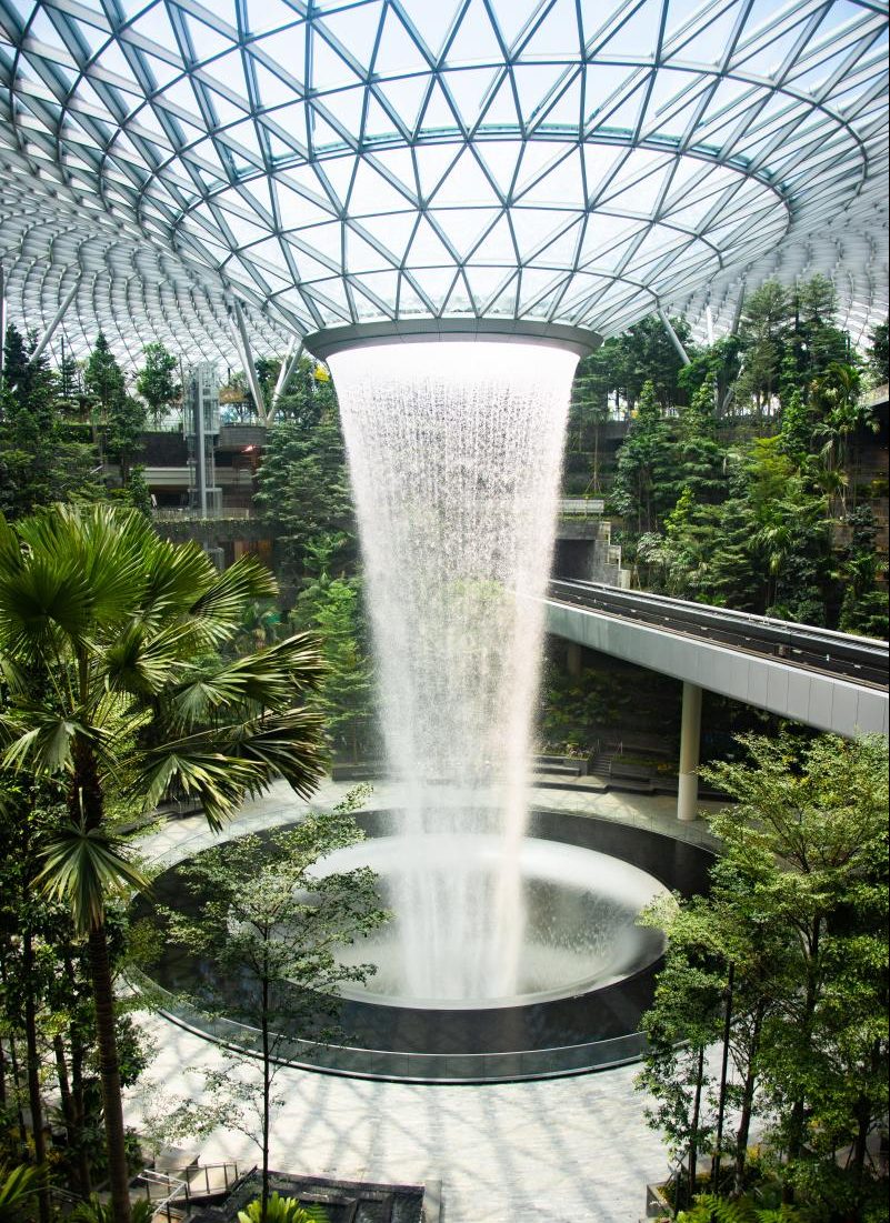 Changi airport - Jewel - Rain Vortex (2)